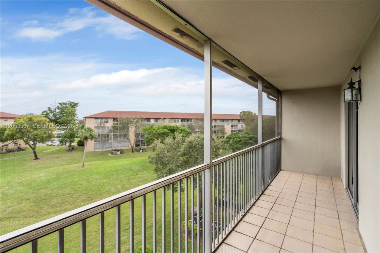 801 SW 133rd Ter, Unit 406K, Pembroke Pines, FL 33027 Photo