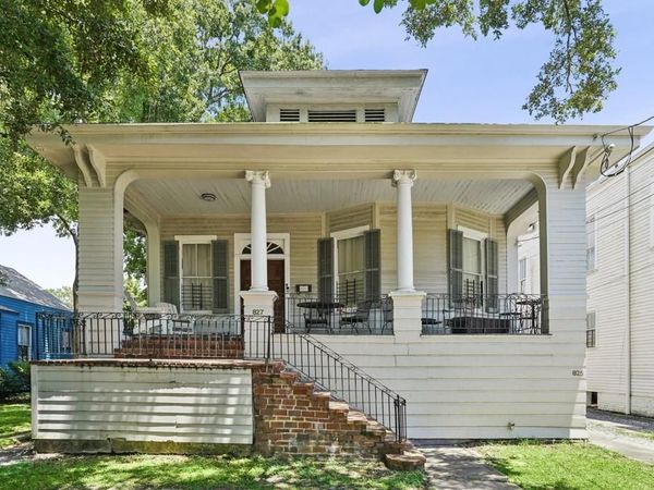 827 LOWERLINE Street, New Orleans, LA 70118