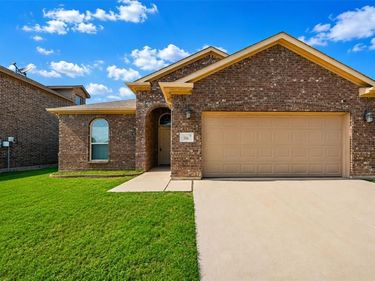 356 Emerald Creek Drive, Fort Worth, TX 76131