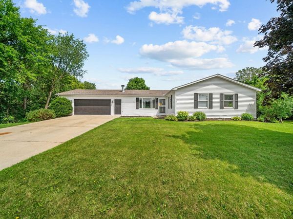 649 Sioux Drive, FREEPORT, IL 61032