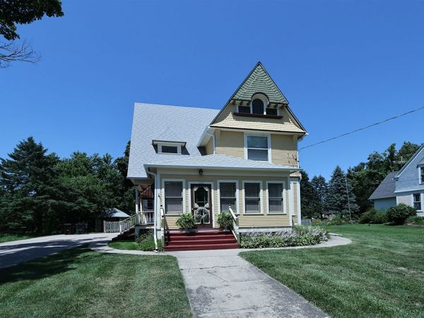 121 Grace Street , Sharon, WI 53585