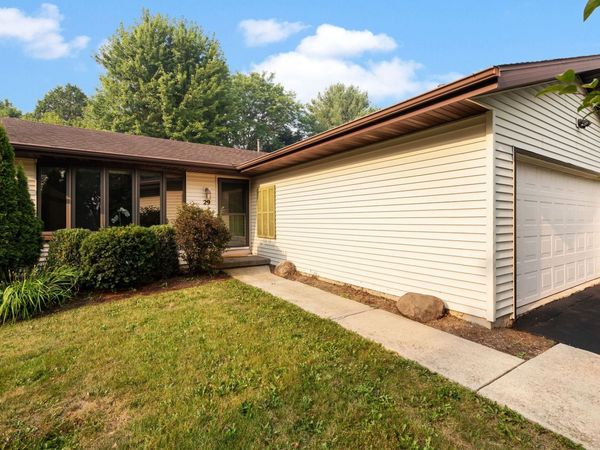 29 Newbury Circle, Madison, WI 53711