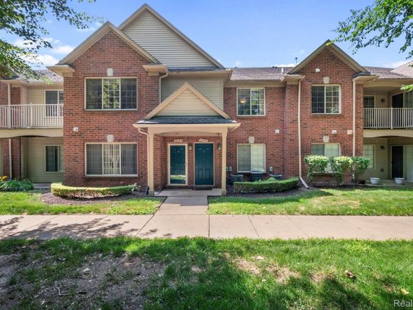 12121 Hidden View Court, Utica, Mi 48315