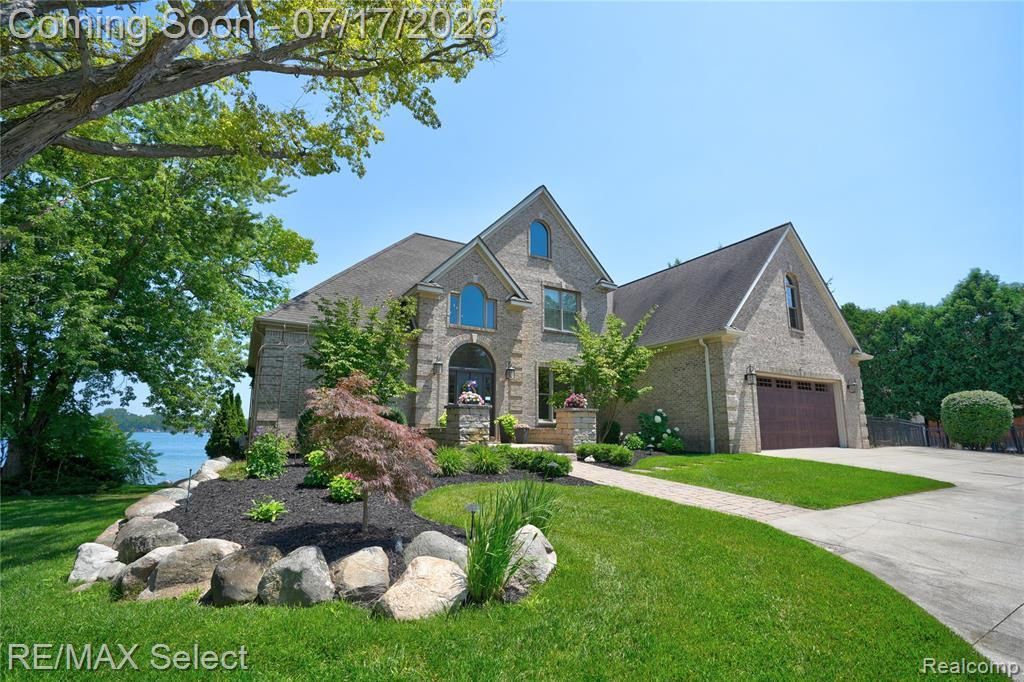 14007 Swanee Beach Drive, Fenton Township, MI 48430 Main Photo