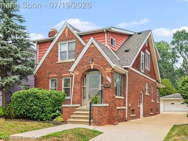 822 W Breckenridge Street, Ferndale, MI 48220