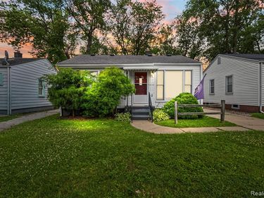 536 E Barrett Avenue, Madison Heights, MI 48071