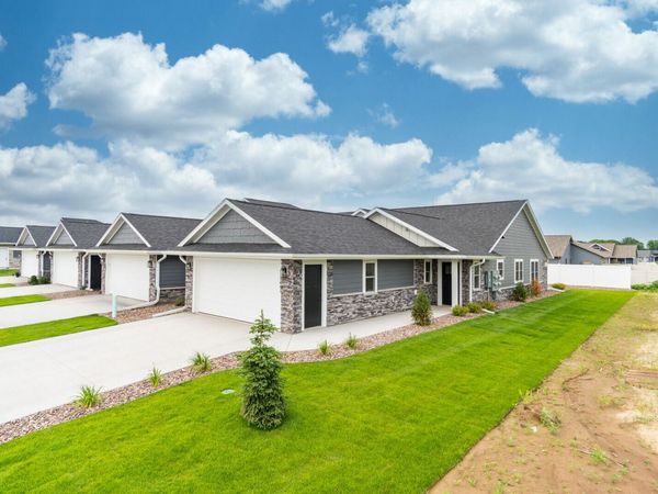1623 Red Clover St, Holmen, WI 54636