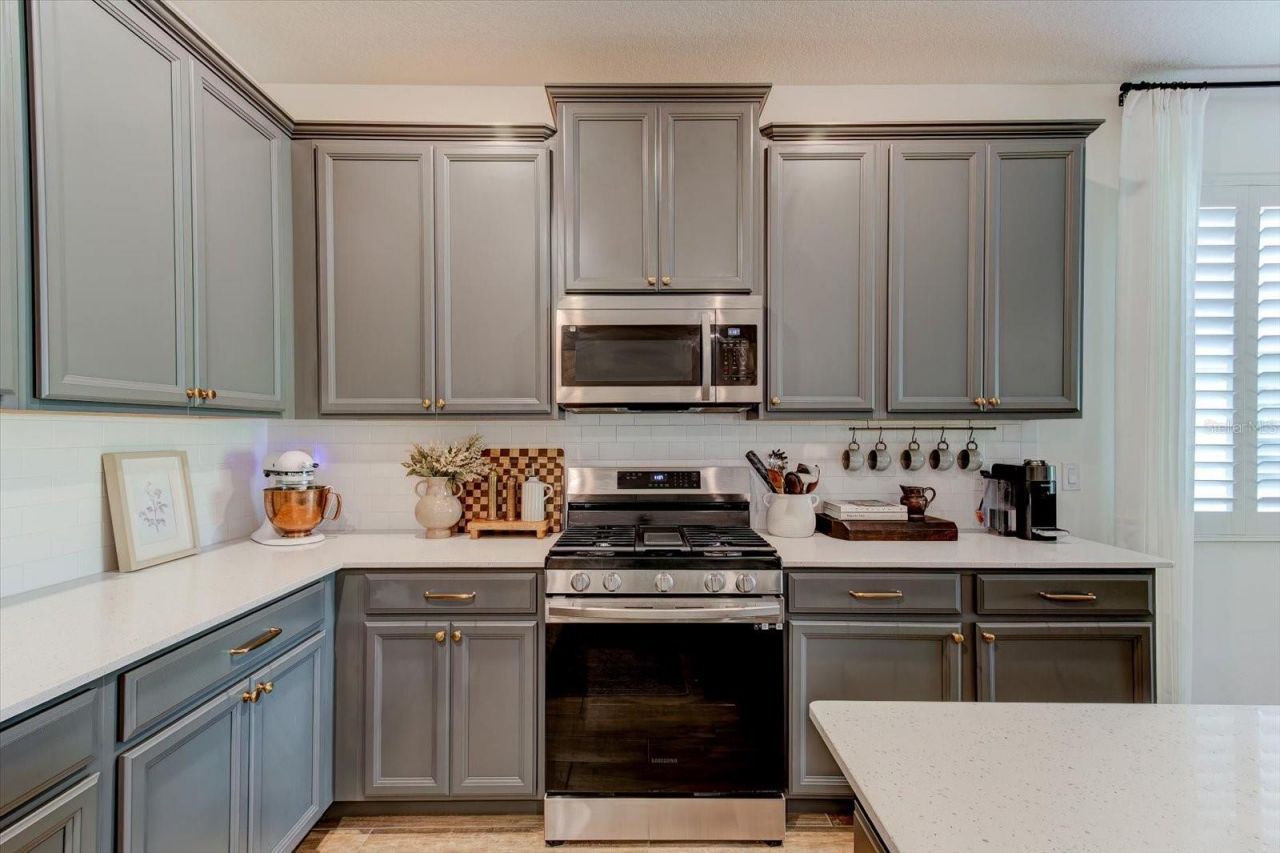 2403 Natoma Boulevard , Mount Dora, FL 32757 Photo