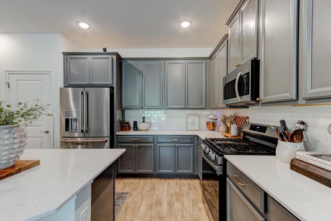 2403 Natoma Boulevard , Mount Dora, FL 32757 Photo