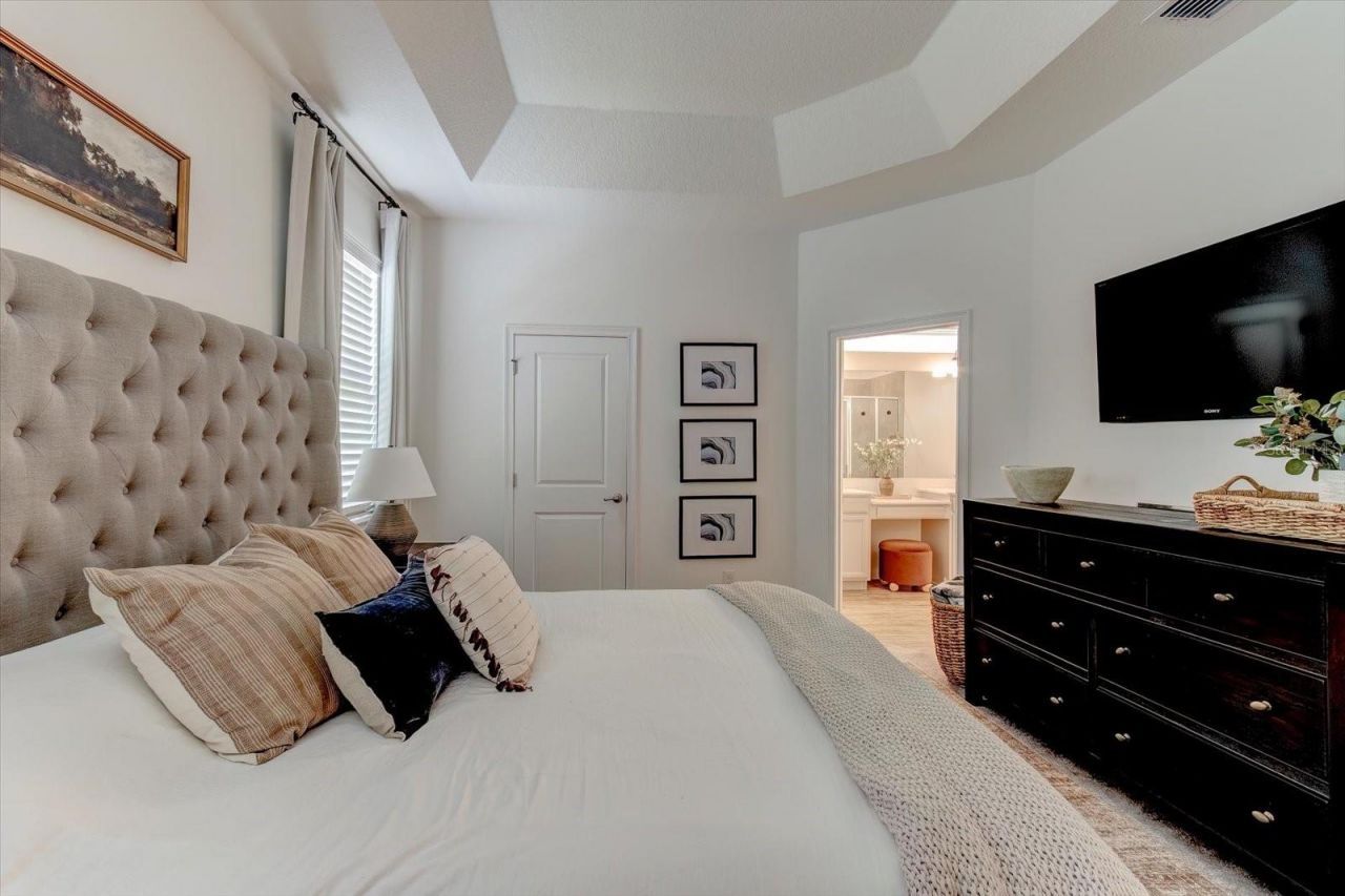 2403 Natoma Boulevard , Mount Dora, FL 32757 Photo