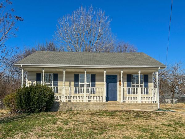 438 Cranklen Cir, Clarksville, TN 37042