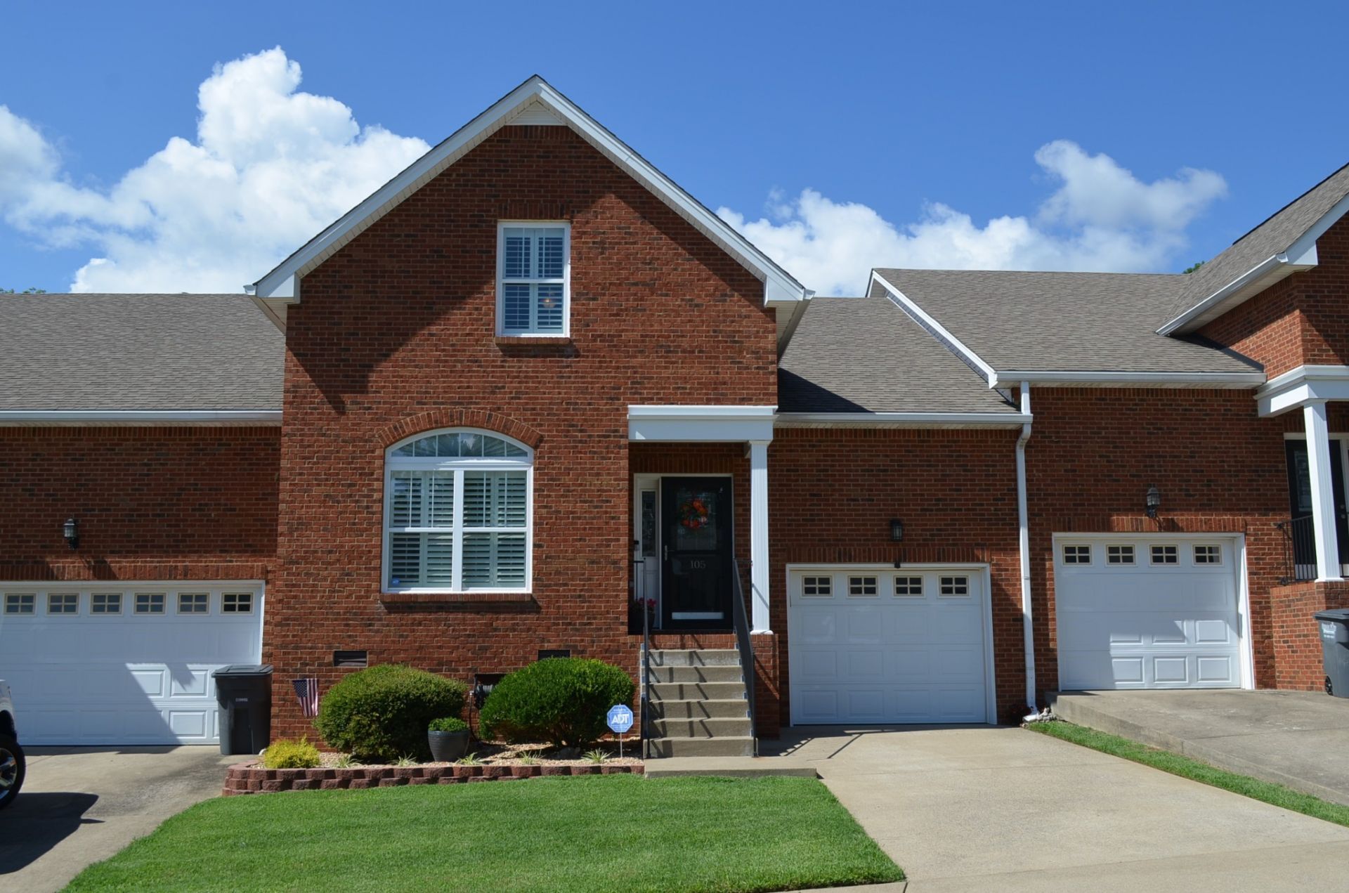 105 Annalise Dr, Clarksville, TN 37043 Main Photo
