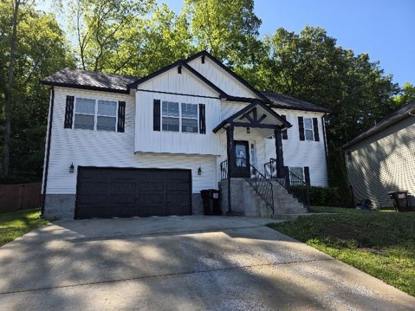 1656 Rains Rd , Clarksville, TN 37042