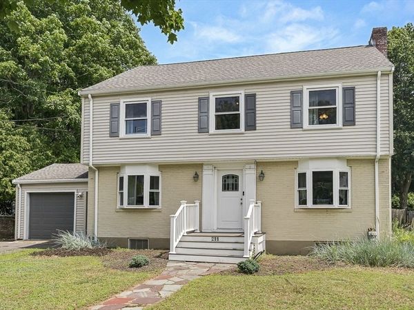 211 Lynn Fells Pkwy, Saugus, MA 01906
