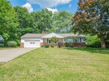 2951 Stanley Road, Fairlawn, OH 44333