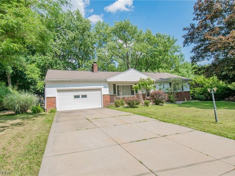 2951 Stanley Road, Fairlawn, OH 44333 Photo 2
