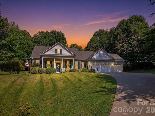 3809 Creek Ridge Drive, Denver, NC 28037