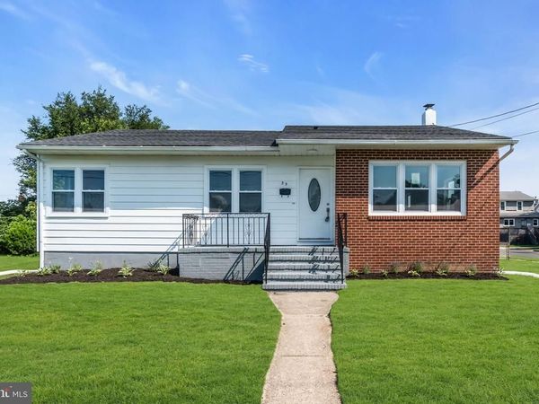 33 W 2ND STREET , BURLINGTON, NJ 08016