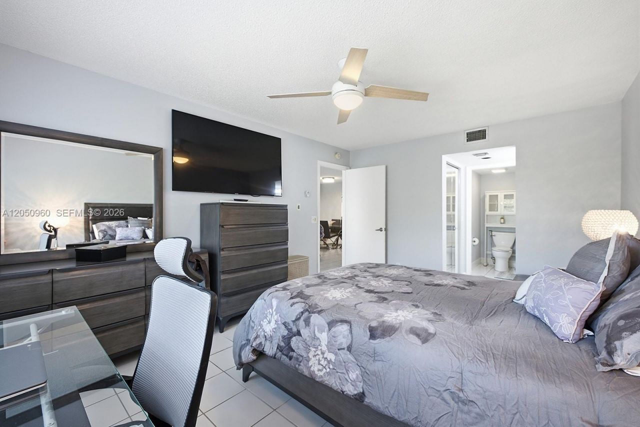 1300 SW 125th Ave, Unit 406K, Pembroke Pines, FL 33027 Photo
