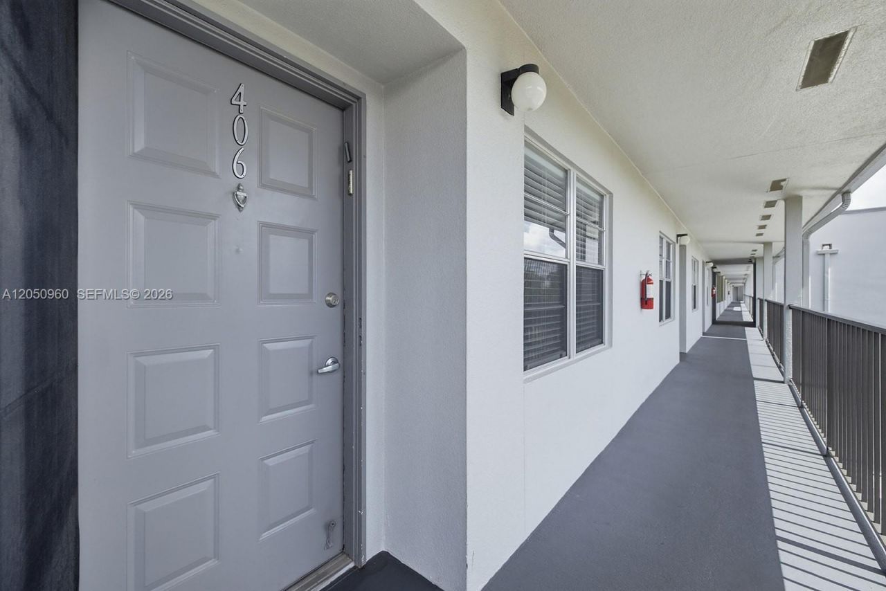 1300 SW 125th Ave, Unit 406K, Pembroke Pines, FL 33027 Photo