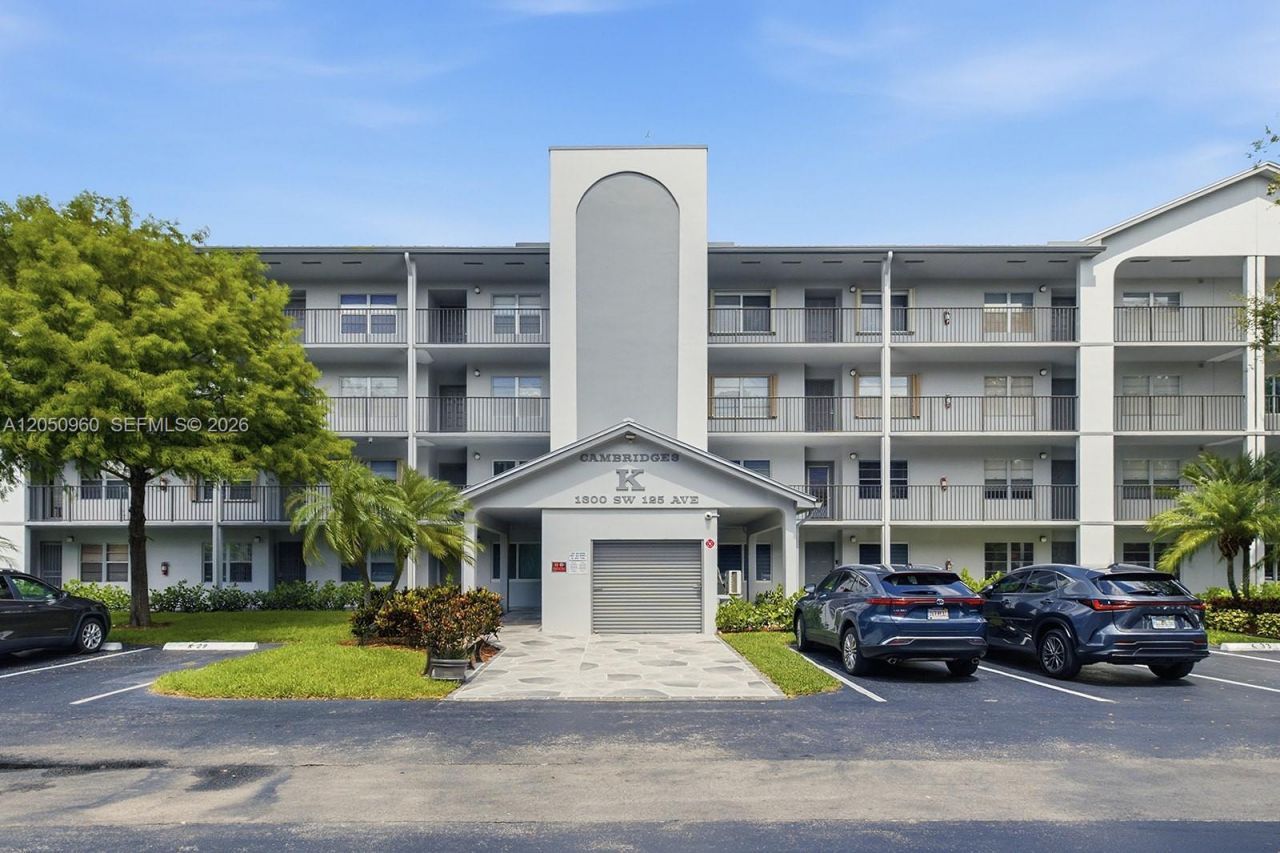 1300 SW 125th Ave, Unit 406K, Pembroke Pines, FL 33027 Photo