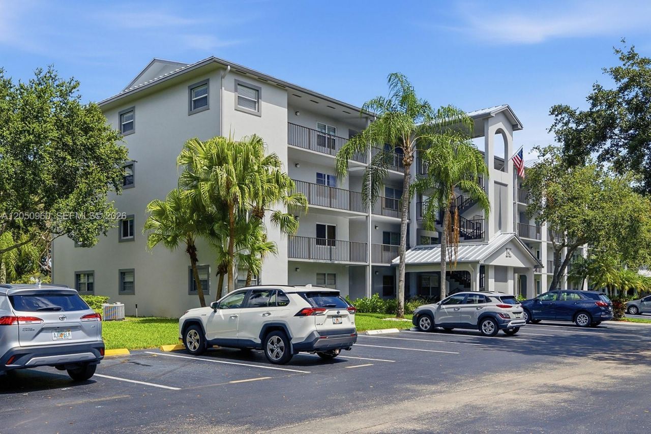 1300 SW 125th Ave, Unit 406K, Pembroke Pines, FL 33027 Photo