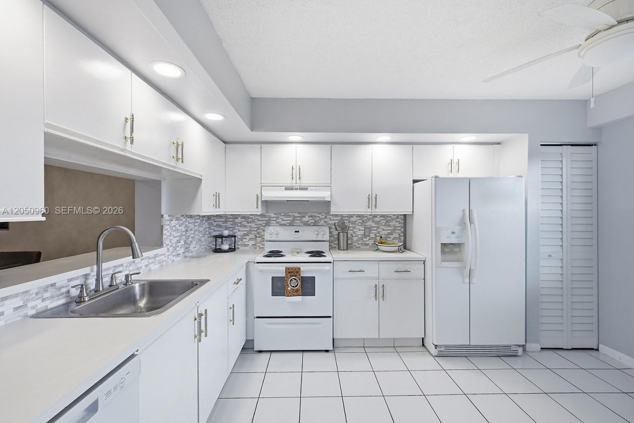 1300 SW 125th Ave, Unit 406K, Pembroke Pines, FL 33027 Photo