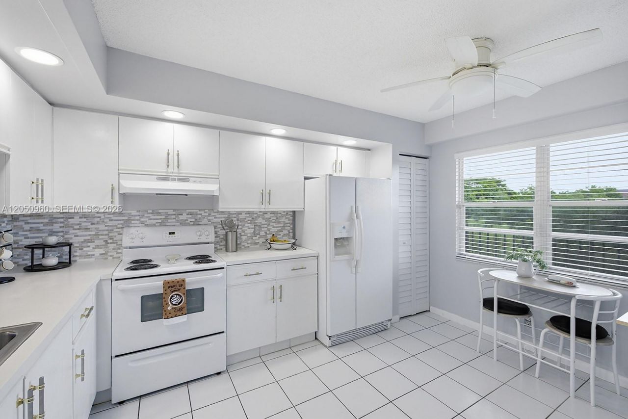 1300 SW 125th Ave, Unit 406K, Pembroke Pines, FL 33027 Photo