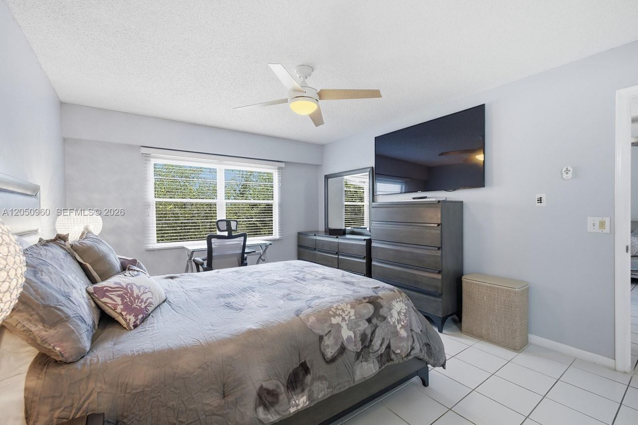 1300 SW 125th Ave, Unit 406K, Pembroke Pines, FL 33027 Photo