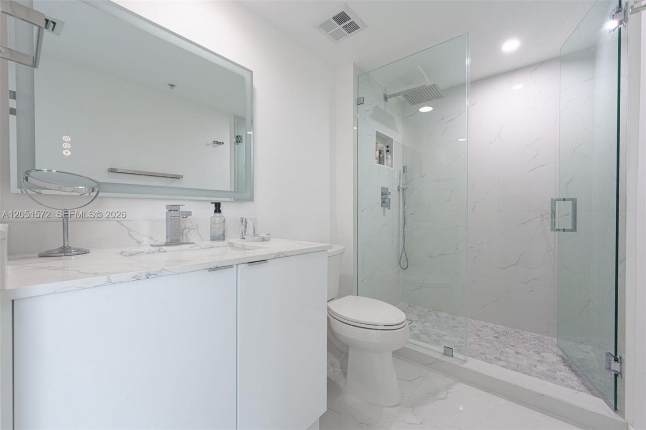 335 S Biscayne Blvd , Unit 1600, Miami, FL 33131 Photo