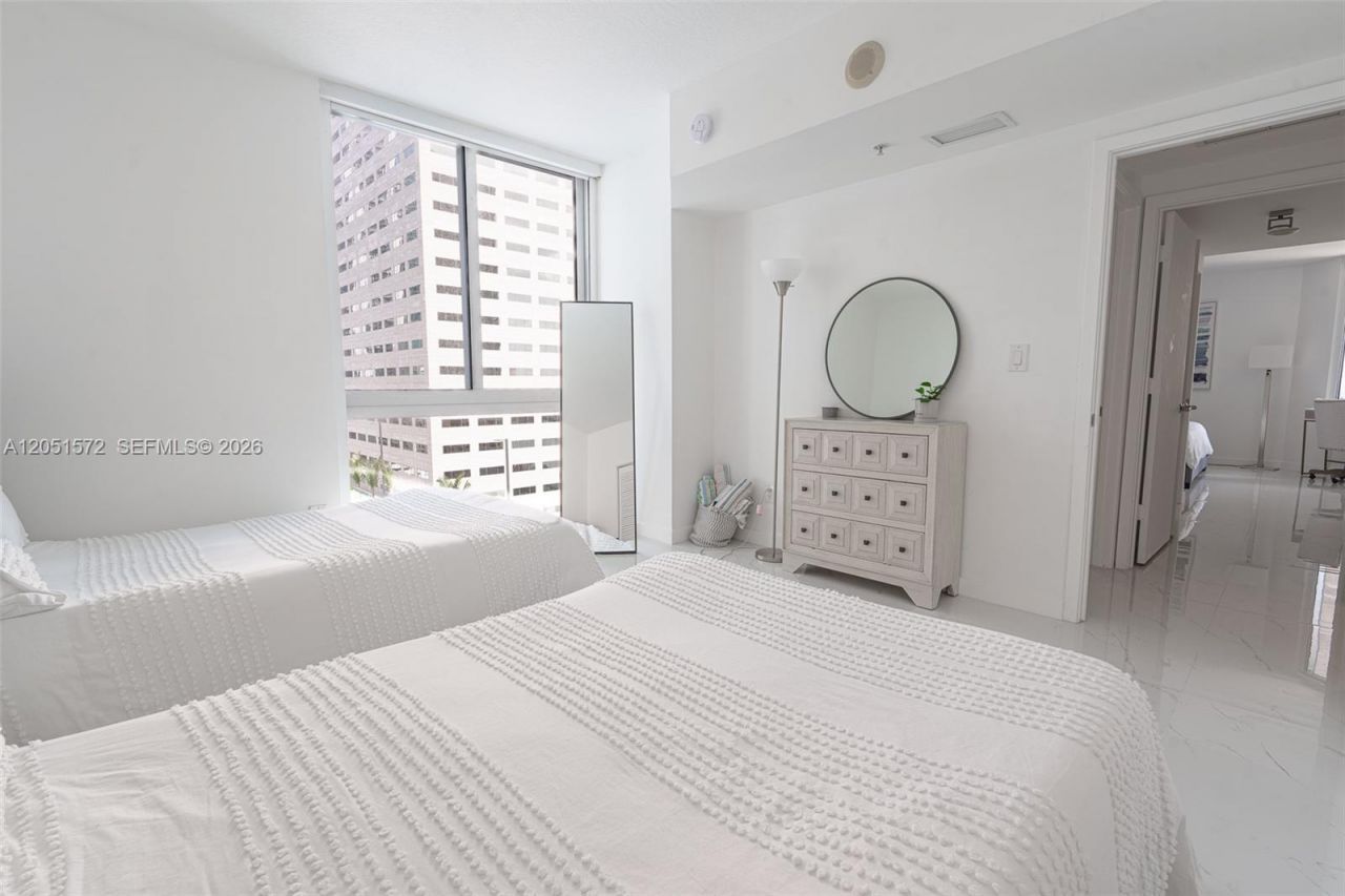 335 S Biscayne Blvd , Unit 1600, Miami, FL 33131 Photo