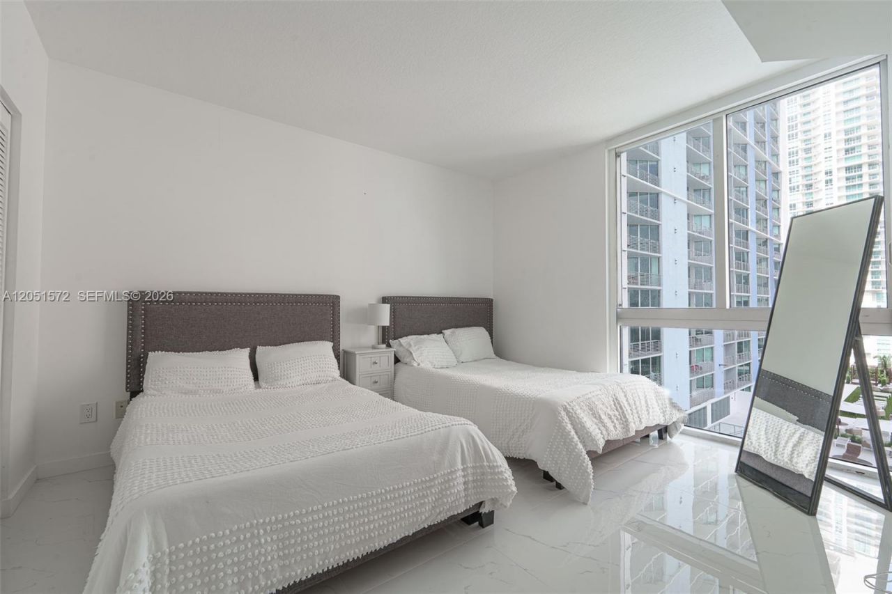 335 S Biscayne Blvd , Unit 1600, Miami, FL 33131 Photo