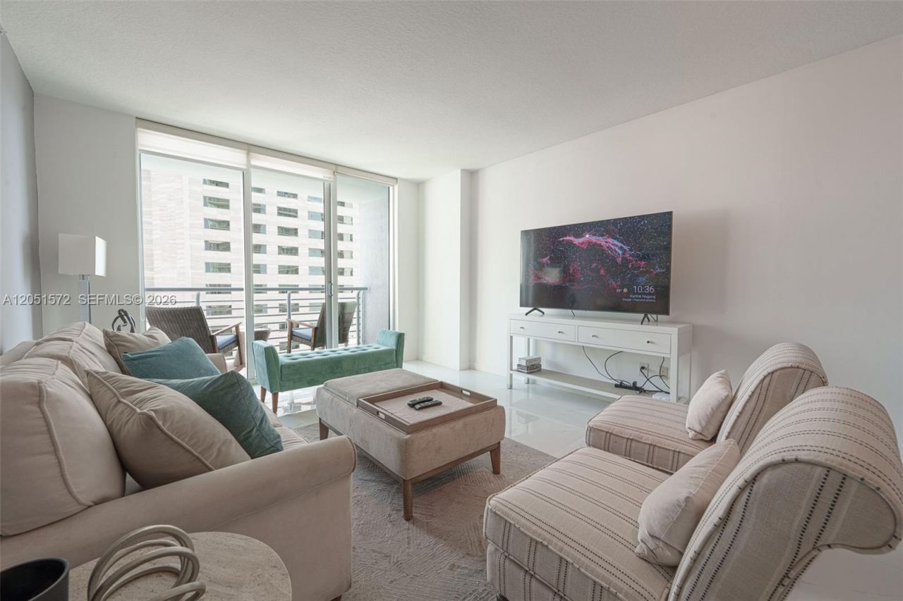 335 S Biscayne Blvd , Unit 1600, Miami, FL 33131 Photo