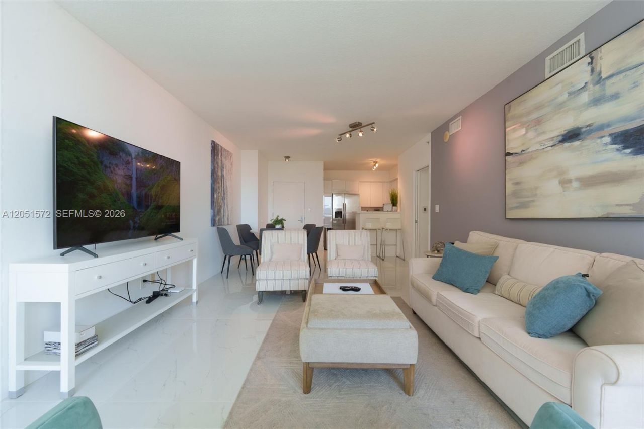 335 S Biscayne Blvd , Unit 1600, Miami, FL 33131 Photo