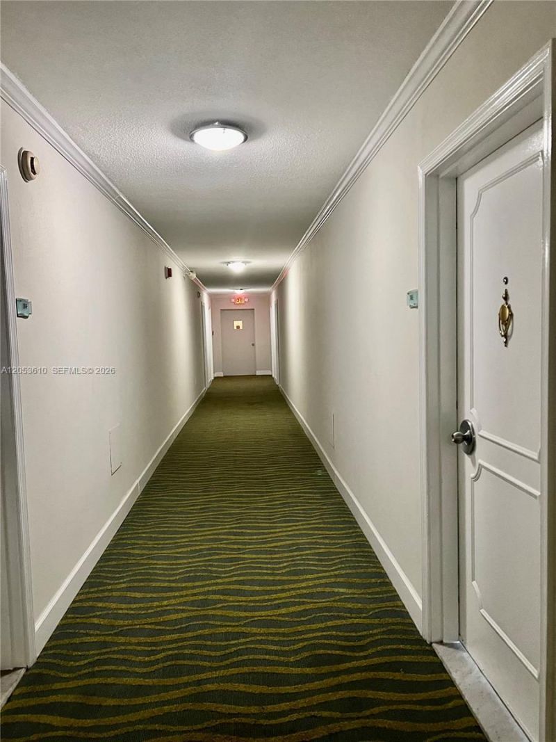5838 Collins Ave , Unit 7E, Miami Beach, FL 33140 Photo