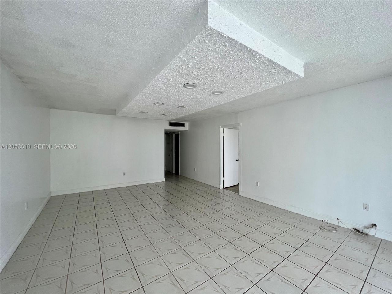 5838 Collins Ave , Unit 7E, Miami Beach, FL 33140 Photo
