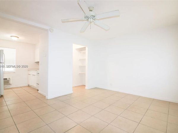 716 NE 8th St , Unit 4, Hallandale Beach, FL 33009