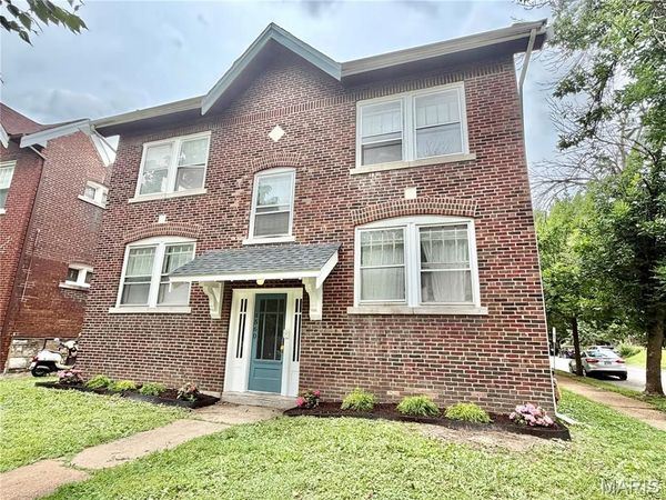 4560 Flad Avenue , St Louis, MO 63110