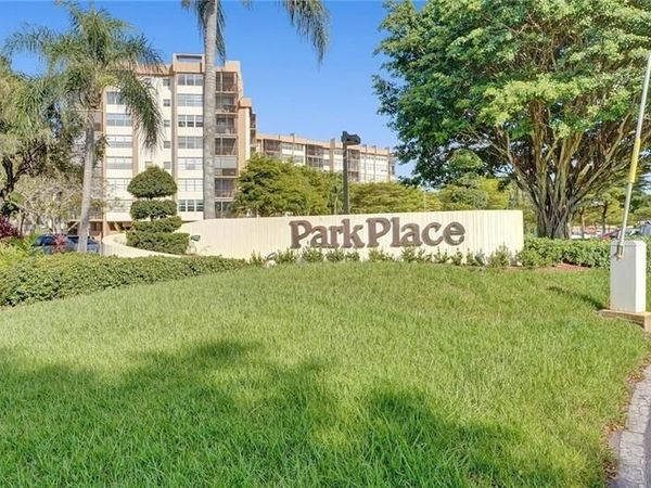 1300 SAINT CHARLES Place, Unit 706, Pembroke Pines, FL 33026