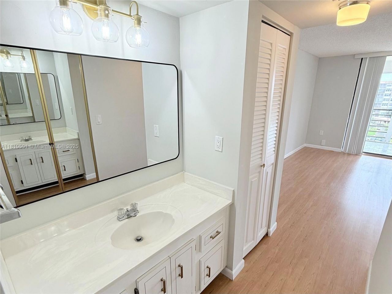 1300 Saint Charles Place, Unit 706, Pembroke Pines, FL 33026 Photo