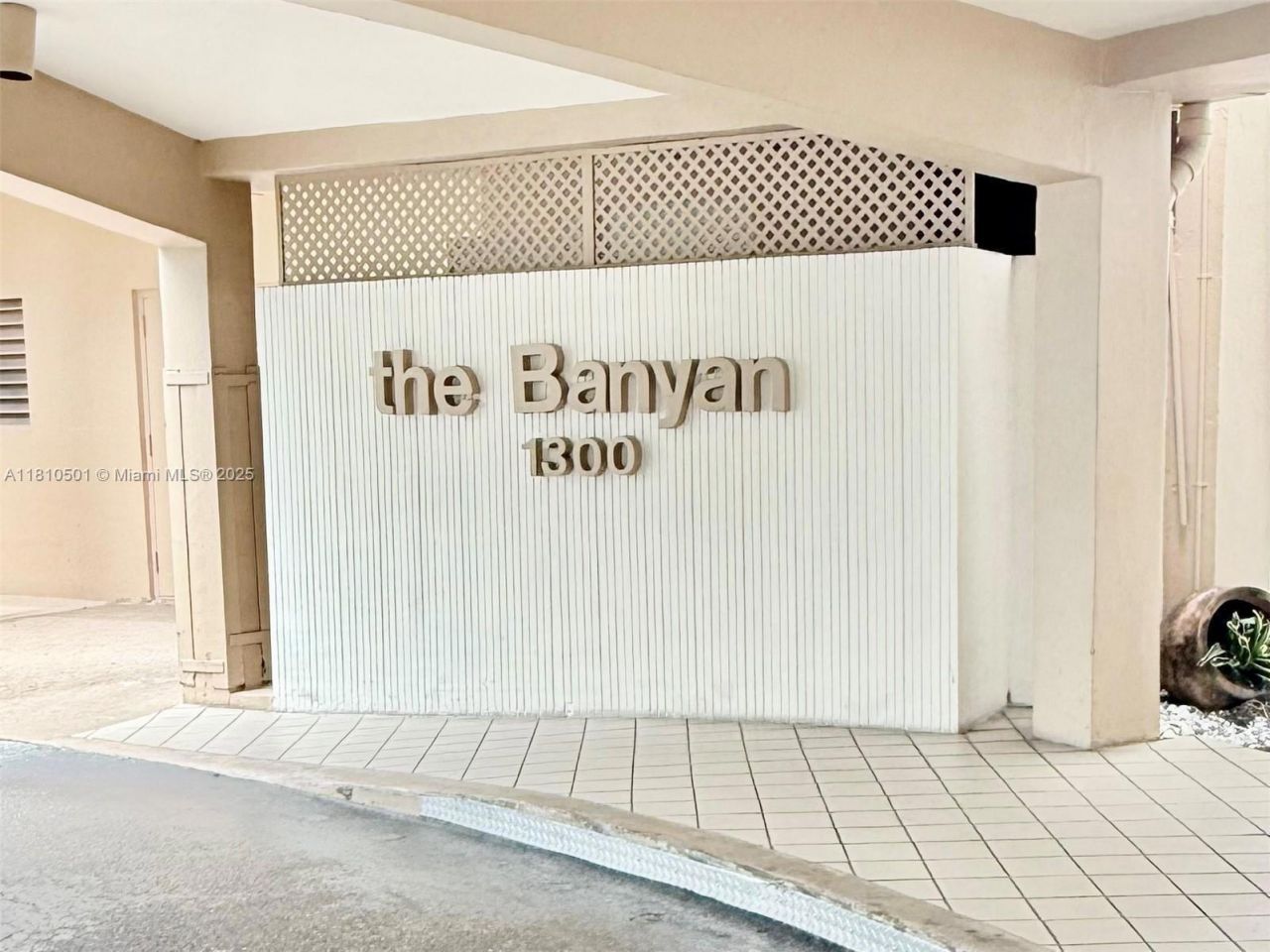 1300 Saint Charles Place, Unit 706, Pembroke Pines, FL 33026 Photo