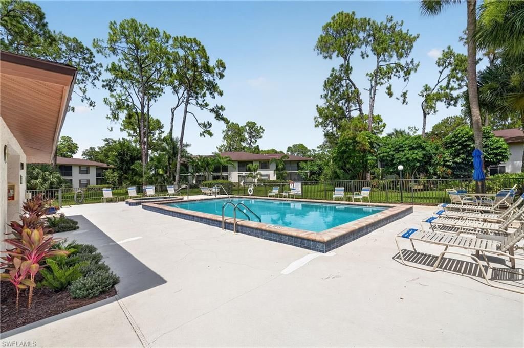 1915 Courtyard Way, Unit 202, Naples, FL 34112 Photo