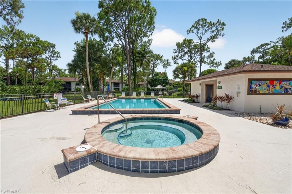 1915 Courtyard Way, Unit 202, Naples, FL 34112 Photo