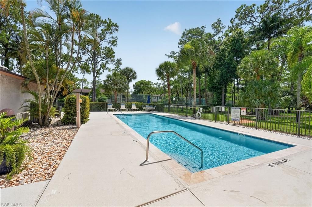 1915 Courtyard Way, Unit 202, Naples, FL 34112 Photo