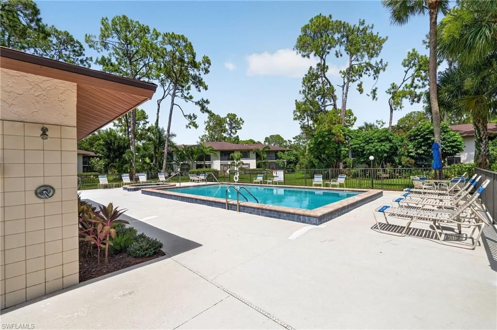 1915 Courtyard Way, Unit 202, Naples, FL 34112 Photo