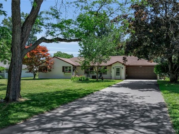 17 Highland Drive , Aurora, NY 14052