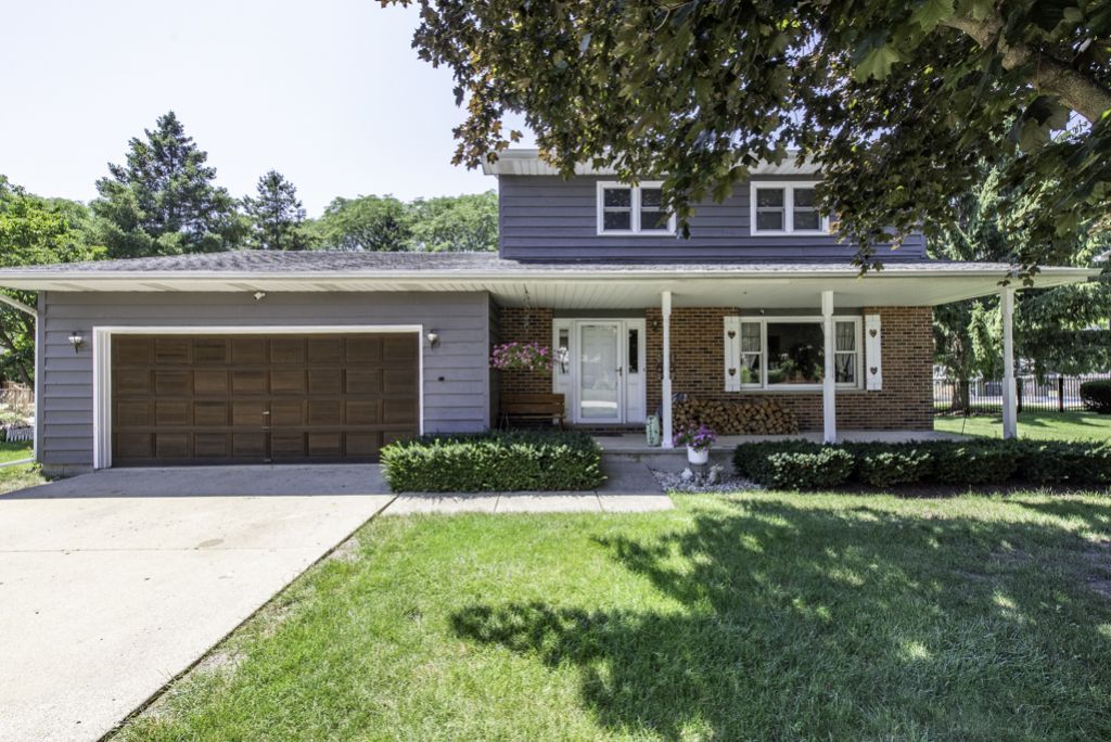 512 Cavin Avenue , Winthrop Harbor, IL 60096
