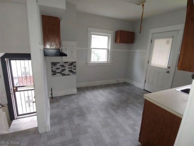 1169 Melbourne Road, East Cleveland, OH 44112 Photo 5