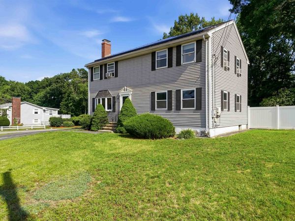 22 Colonial Drive, Salem, NH 03079