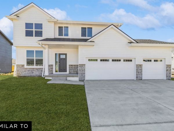 4724 180th Street, Urbandale, IA 50323
